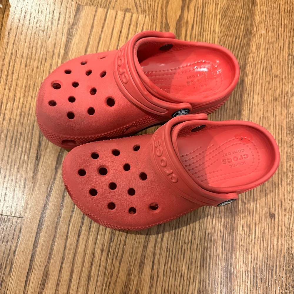 Red Crocs 11C